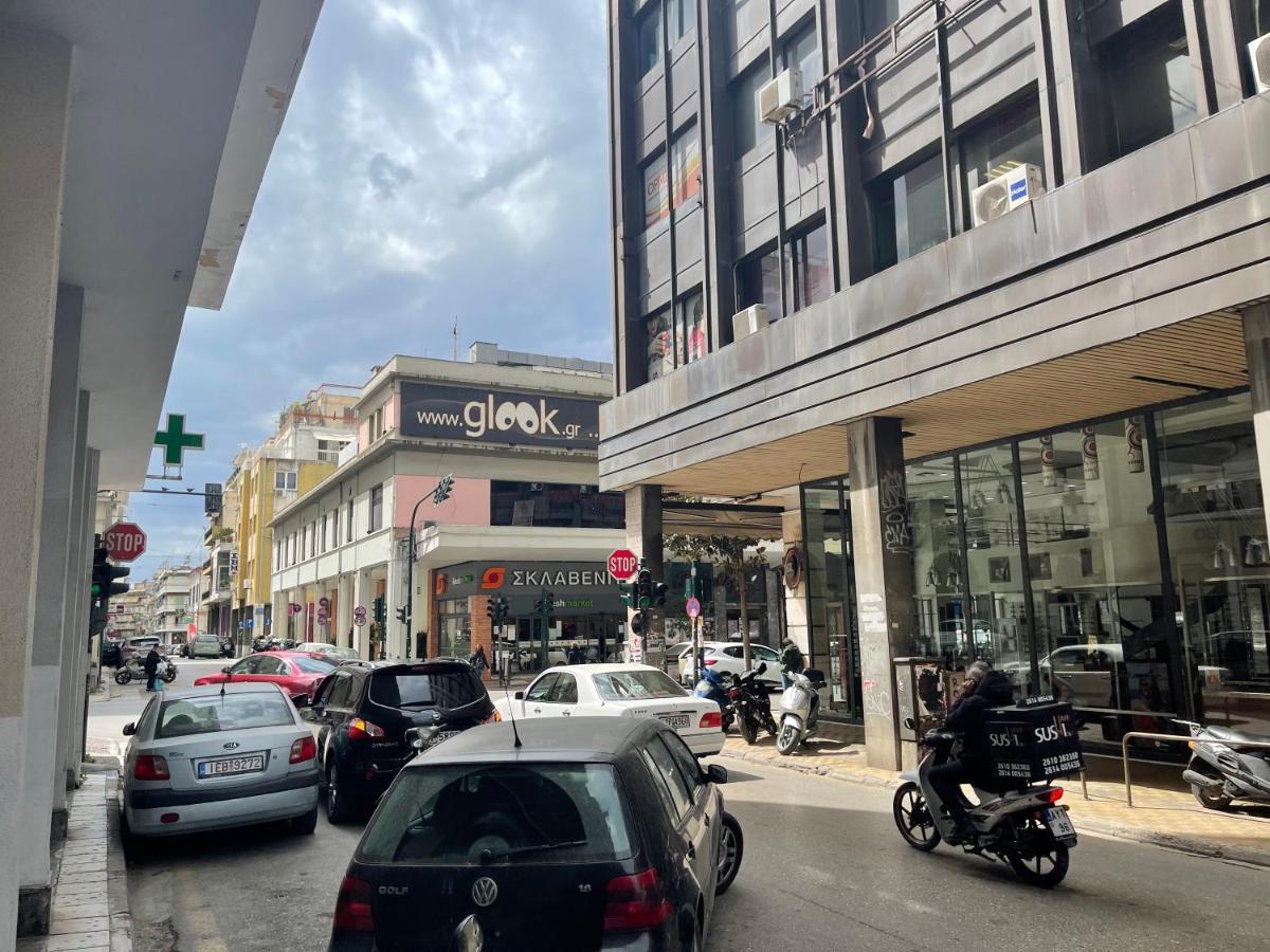 Oikiastudios باترا المظهر الخارجي الصورة